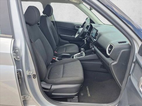 Used 2021 Hyundai Venue SE FWD image 21
