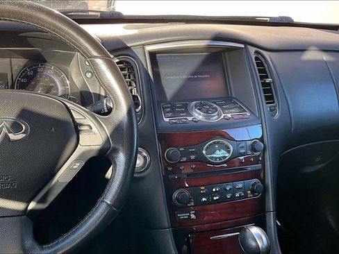 Used 2015 INFINITI QX50 Journey w/ Premium Package image 6