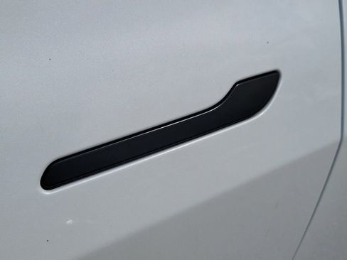 Used 2023 Tesla Model 3 Standard Range RWD image 11