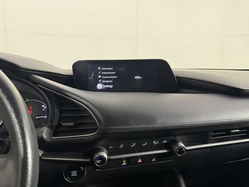 Used 2022 MAZDA MAZDA3 s image 17