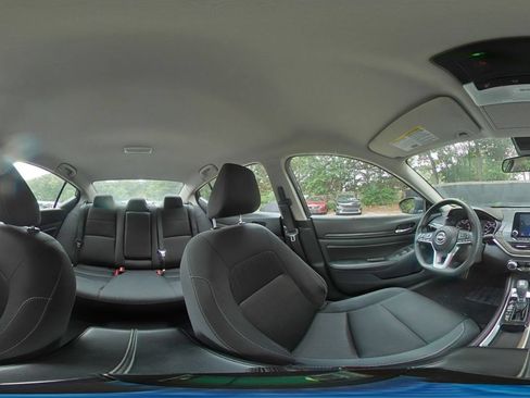 Used 2025 Nissan Altima 2.5 SV FWD image 42