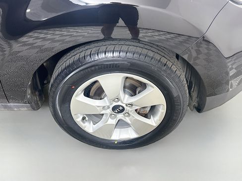 Used 2019 Kia Soul Base image 31