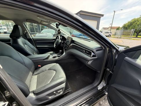 Used 2023 Toyota Camry XSE FWD image 14