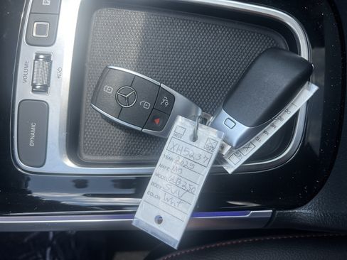 Certified 2025 Mercedes-Benz GLB 250 4MATIC image 38