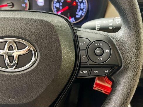 Used 2019 Toyota RAV4 LE image 19