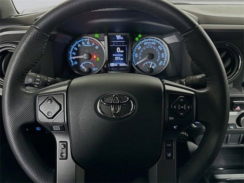 Used 2023 Toyota Tacoma TRD Sport image 12