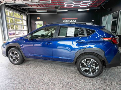 Used 2024 Subaru Crosstrek 2.0i Premium AWD/4WD image 2