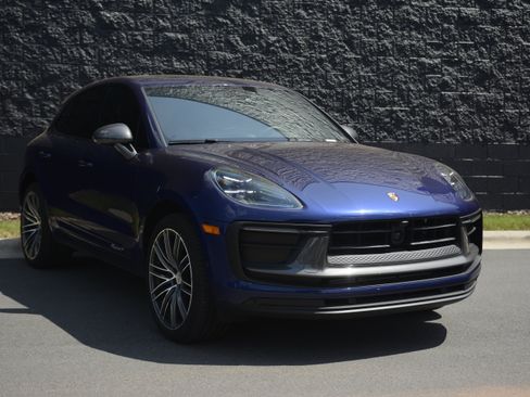 Certified 2026 Porsche Macan Turbo AWD/4WD image 9