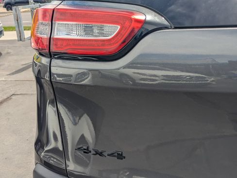 Used 2016 Jeep Cherokee Sport w/ Cold Weather Group AWD/4WD image 5