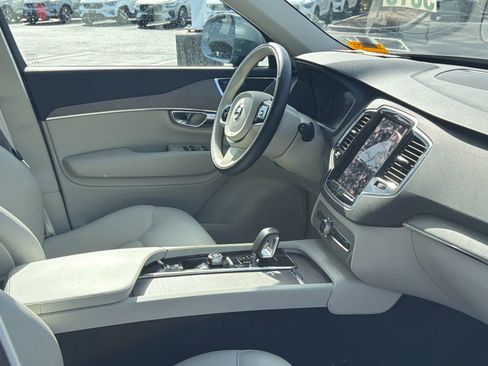 Certified 2023 Volvo XC90 B5 Plus image 18