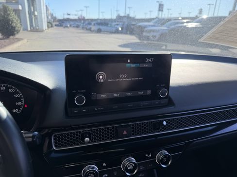 Used 2025 Honda Civic Sport image 36