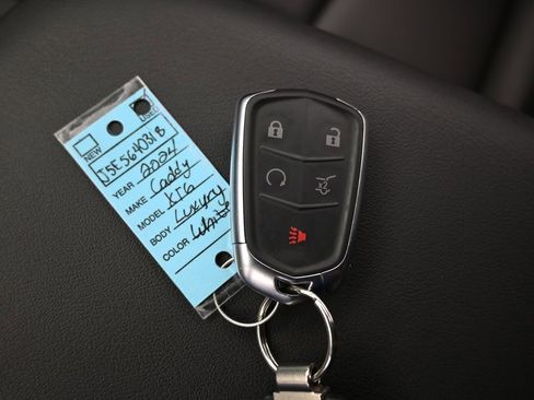 Used 2024 Cadillac XT6 Luxury image 22