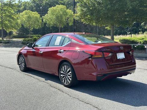 Certified 2025 Nissan Altima 2.5 SV FWD image 7