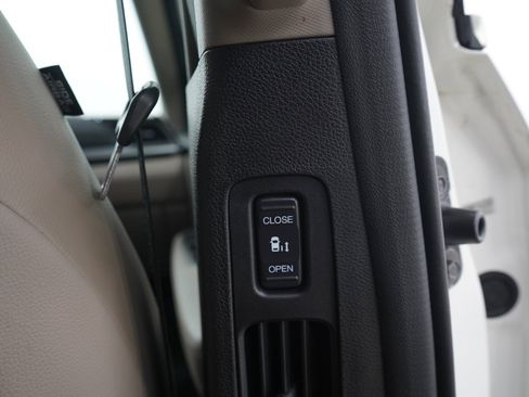Used 2018 Honda Odyssey Elite image 19