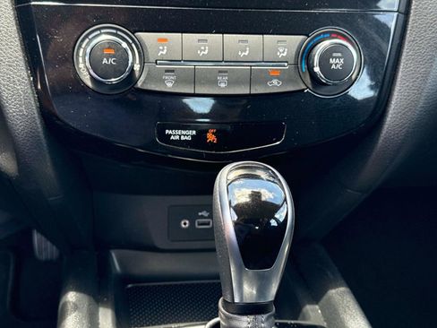 Used 2020 Nissan Rogue Sport S FWD image 22