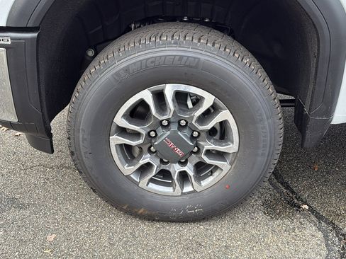 New 2026 GMC Sierra 2500 SLE image 6