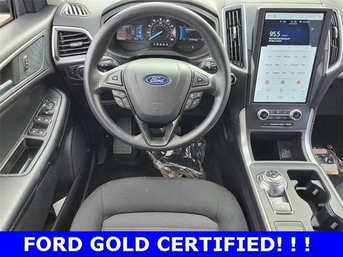 Used 2024 Ford Edge SE w/ Black Appearance Package image 11