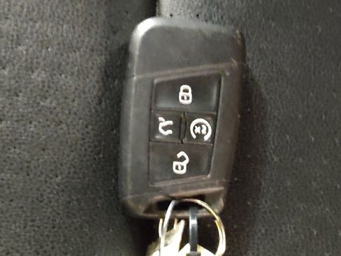 Used 2022 Volkswagen Atlas Cross Sport SE FWD image 32