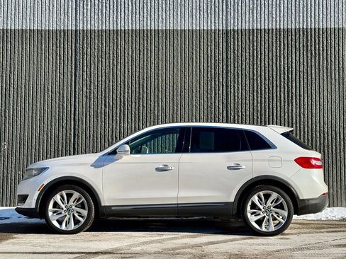 Used 2017 Lincoln MKX Reserve w/ Driver Assistance Package image 2