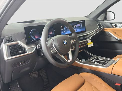 New 2026 BMW X5 xDrive40i w/ Climate Comfort Package AWD/4WD image 9