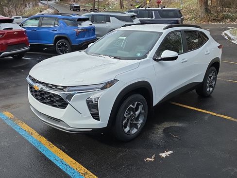 New 2025 Chevrolet Trax LT w/ Driver Confidence Package image 4