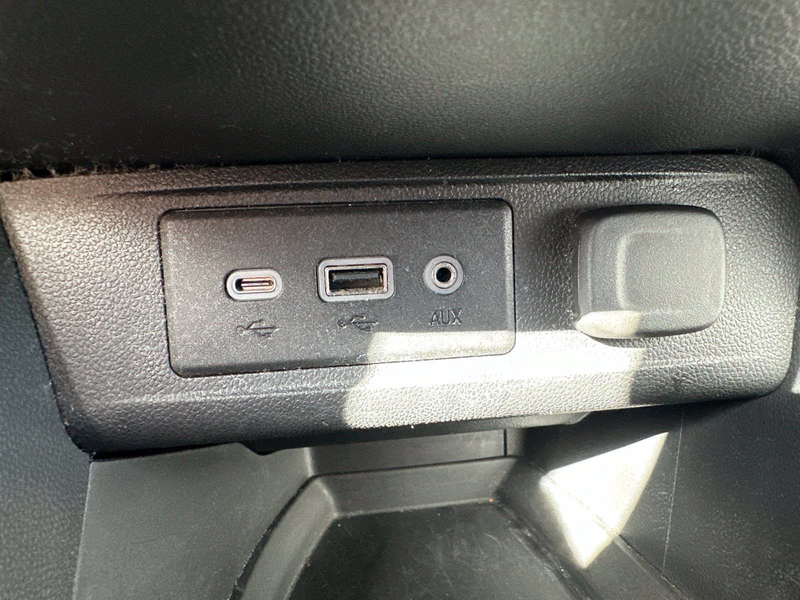 Used 2022 Buick Encore GX Select w/ Sport Touring Package FWD image 17