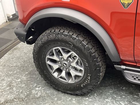 Used 2024 Ford Bronco Badlands image 28
