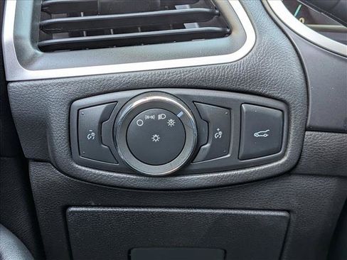 Used 2017 Ford Edge SEL w/ Equipment Group 201A AWD/4WD image 16