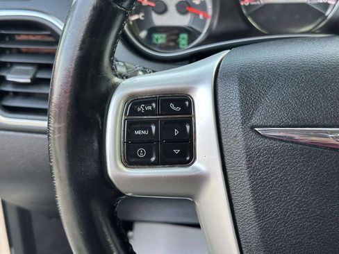 Used 2013 Chrysler 200 Limited FWD image 20