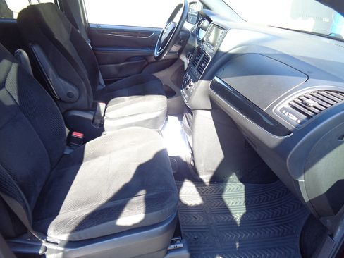 Used 2019 Dodge Grand Caravan SE image 10