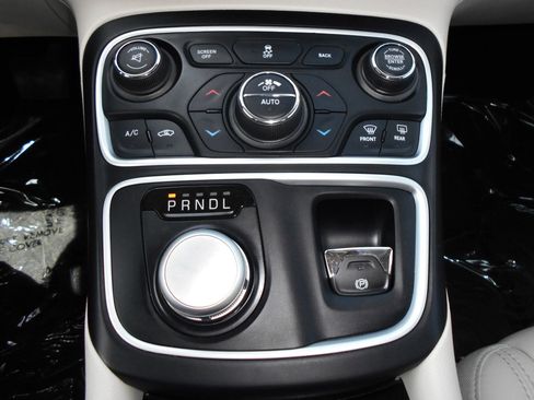 Used 2015 Chrysler 200 C w/ Navigation & Sound Group I FWD image 13