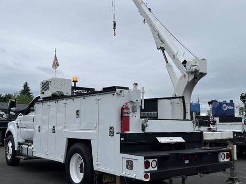 Used 2017 Ford F750 2WD Regular Cab Super Duty image 24