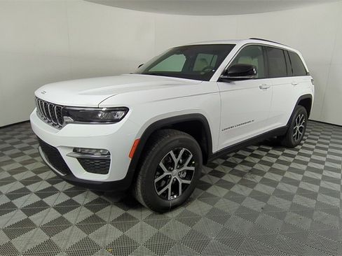 New 2025 Jeep Grand Cherokee Limited image 8