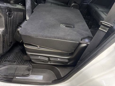 Used 2021 GMC Yukon SLT image 6