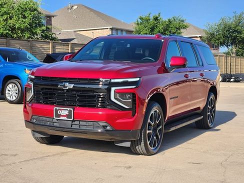 Used 2025 Chevrolet Suburban RST w/ RST Capability Package AWD/4WD image 12