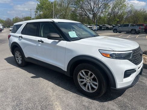 Used 2021 Ford Explorer 4WD image 2