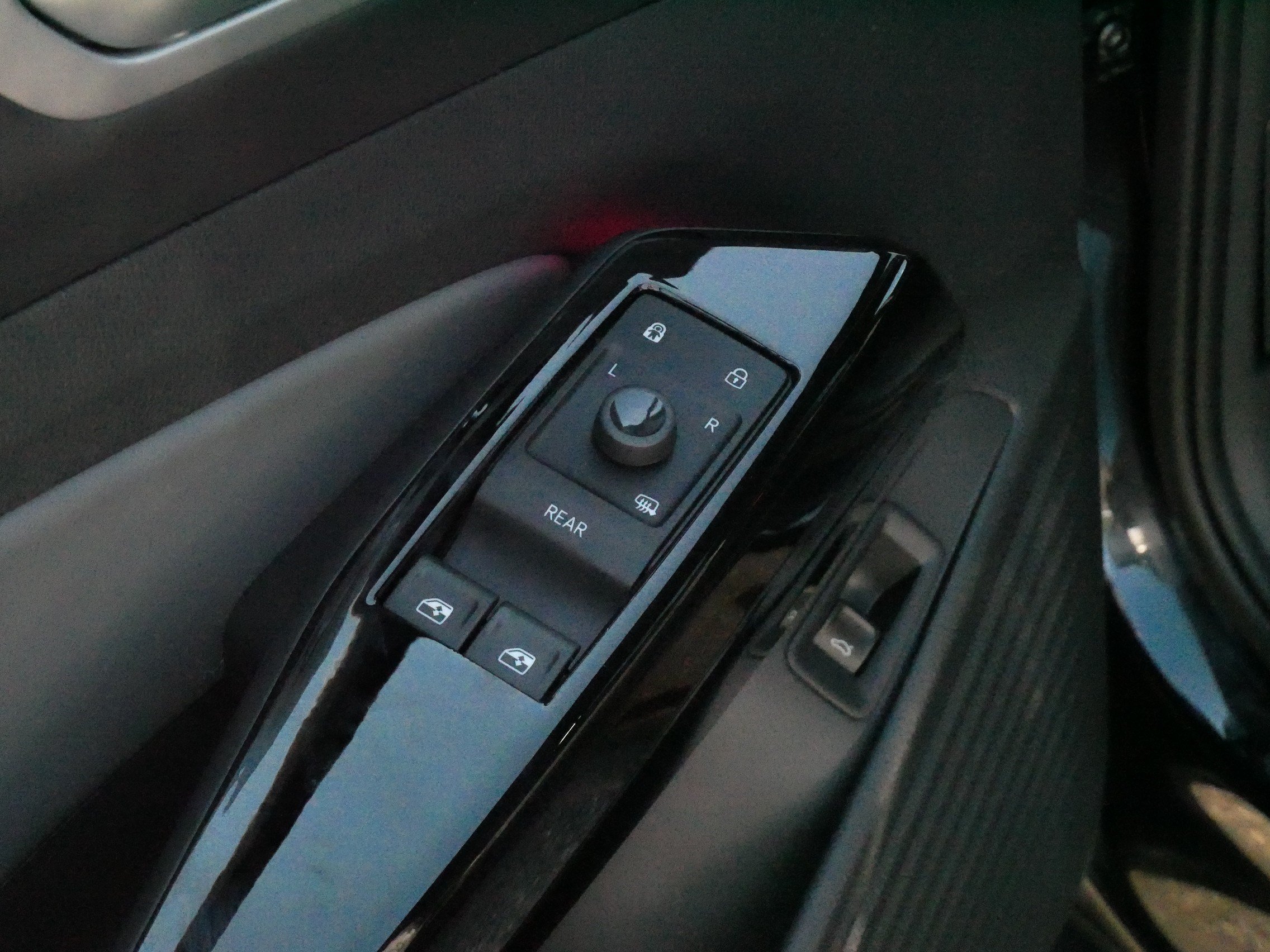 Certified 2023 Volkswagen ID.4 Pro S AWD/4WD image 19