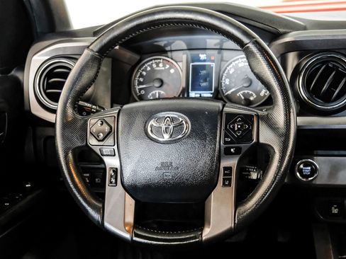 Used 2018 Toyota Tacoma TRD Sport w/ Technology Package image 14
