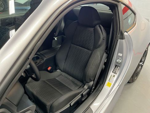 Used 2026 Toyota GR86 w/ ALL Weather Mat Package (TMS) RWD image 18