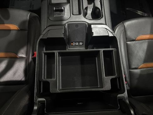 Used 2025 GMC Sierra 2500 AT4 image 28