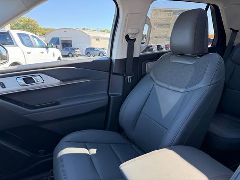 New 2025 Ford Explorer Active w/ Active Comfort Package image 23