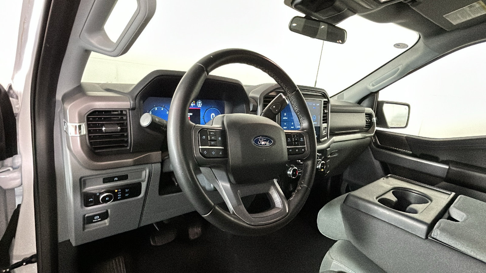 Used 2025 Ford F150 XLT w/ Equipment Group 301A Standard AWD/4WD image 16