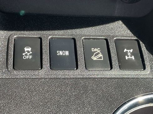 Used 2018 Toyota Highlander XLE AWD/4WD image 35