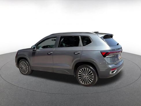 Used 2026 Volkswagen Taos SE FWD image 10