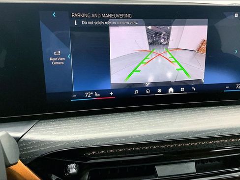 New 2025 BMW 330i Sedan image 24