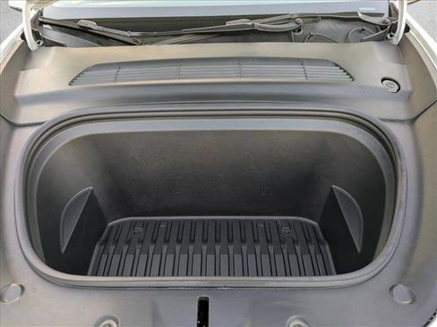 Used 2021 Tesla Model Y Long Range image 23