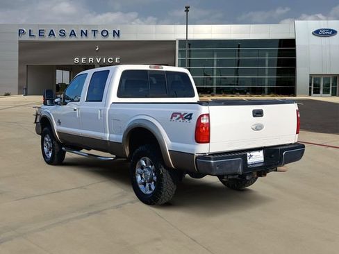 Used 2012 Ford F250 Lariat w/ Lariat Interior Pkg image 3