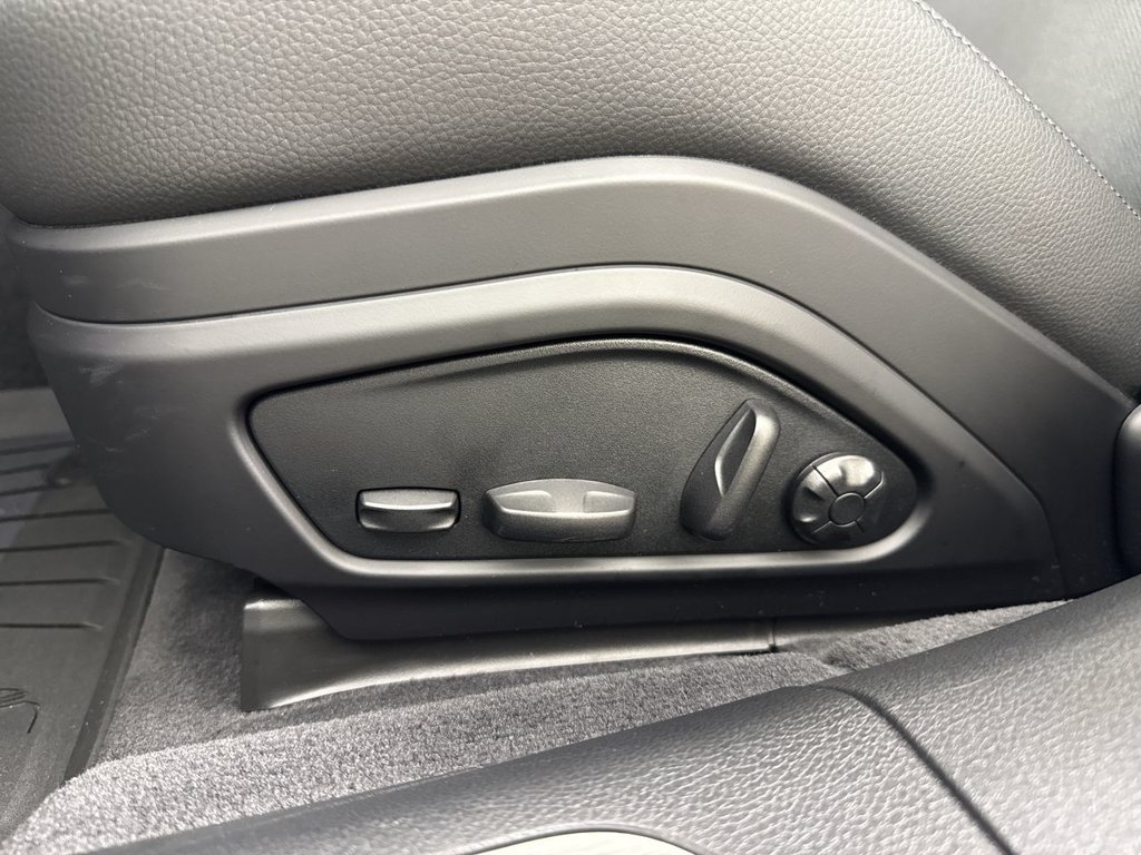 Certified 2026 Porsche Panamera 4 AWD/4WD image 39