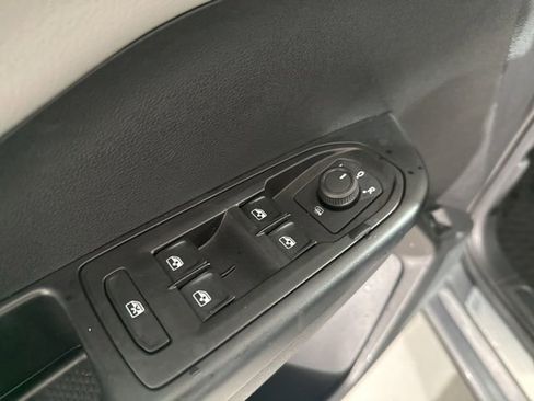 Used 2022 Volkswagen Taos SE image 22