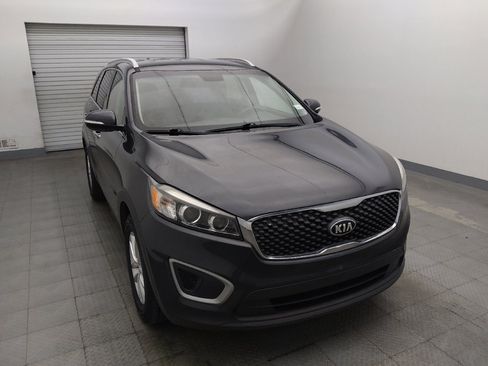 Used 2018 Kia Sorento FWD image 14